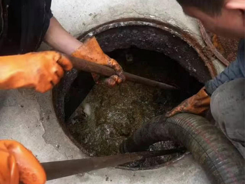 尉氏清理化粪池时如何避免沼气的危害?